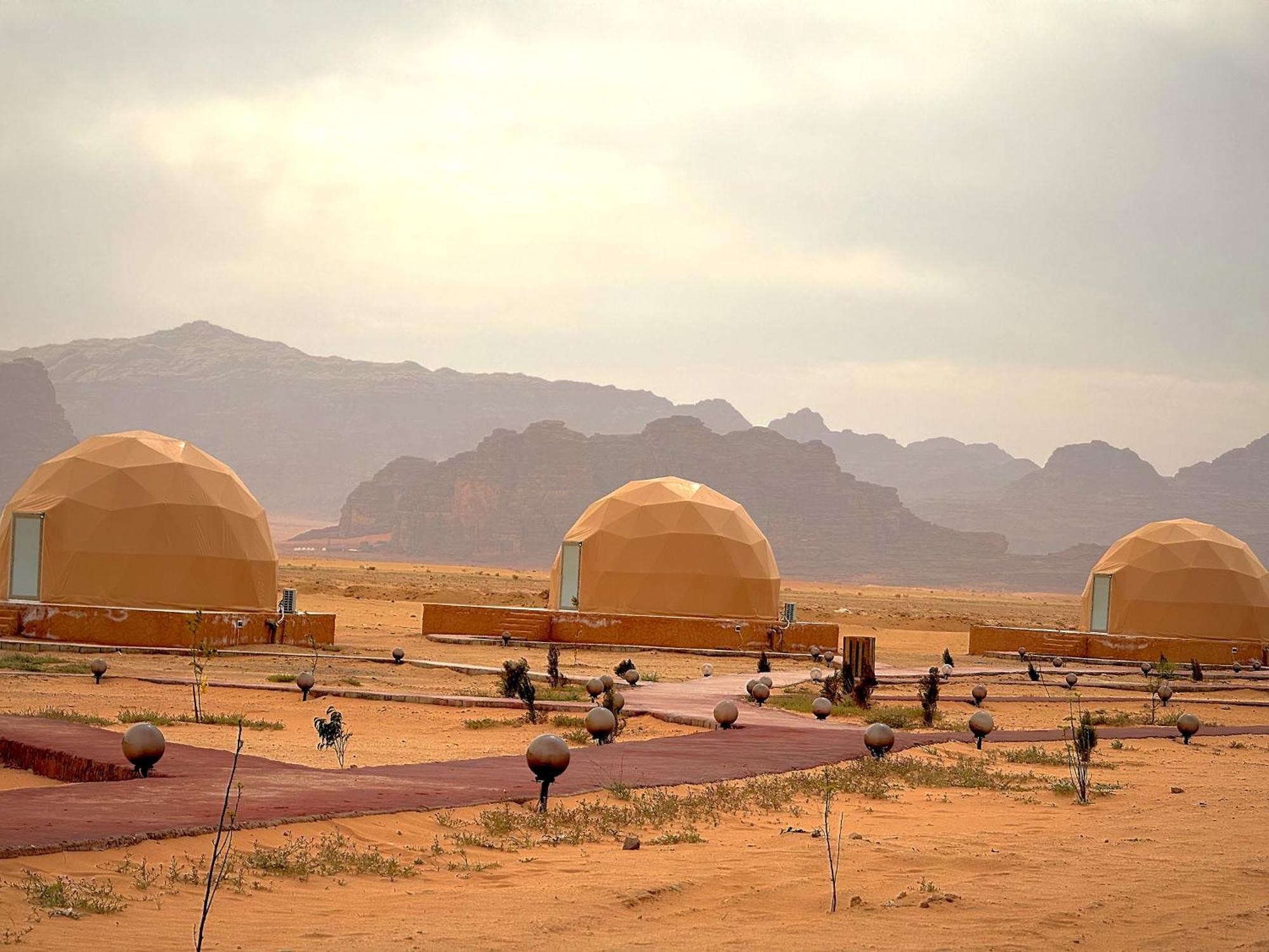 Wadi Rum Anwar Luxury Camp Екстер'єр фото