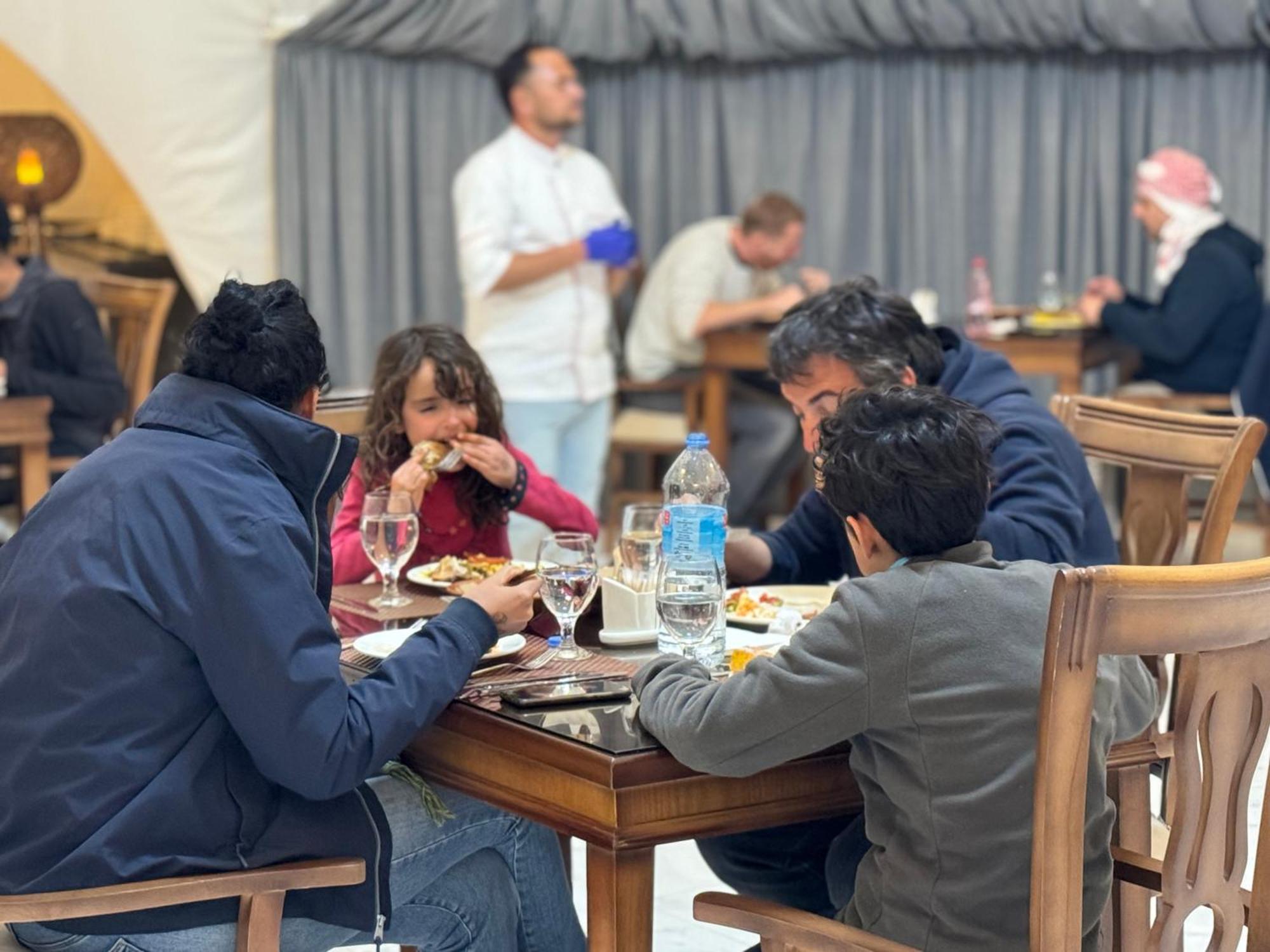Wadi Rum Anwar Luxury Camp Екстер'єр фото