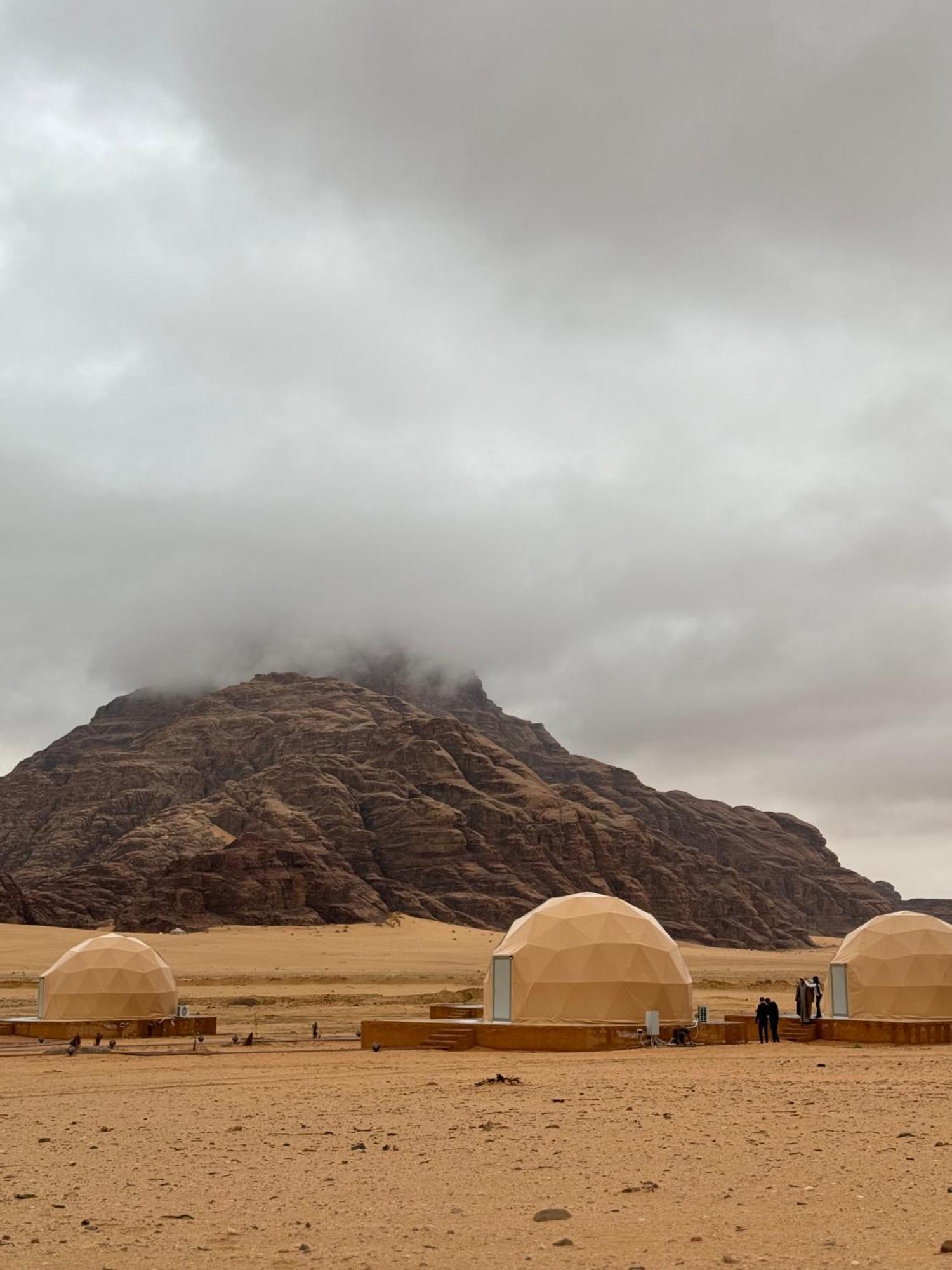 Wadi Rum Anwar Luxury Camp Екстер'єр фото