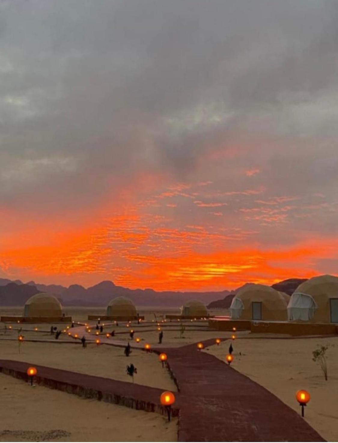 Wadi Rum Anwar Luxury Camp Екстер'єр фото