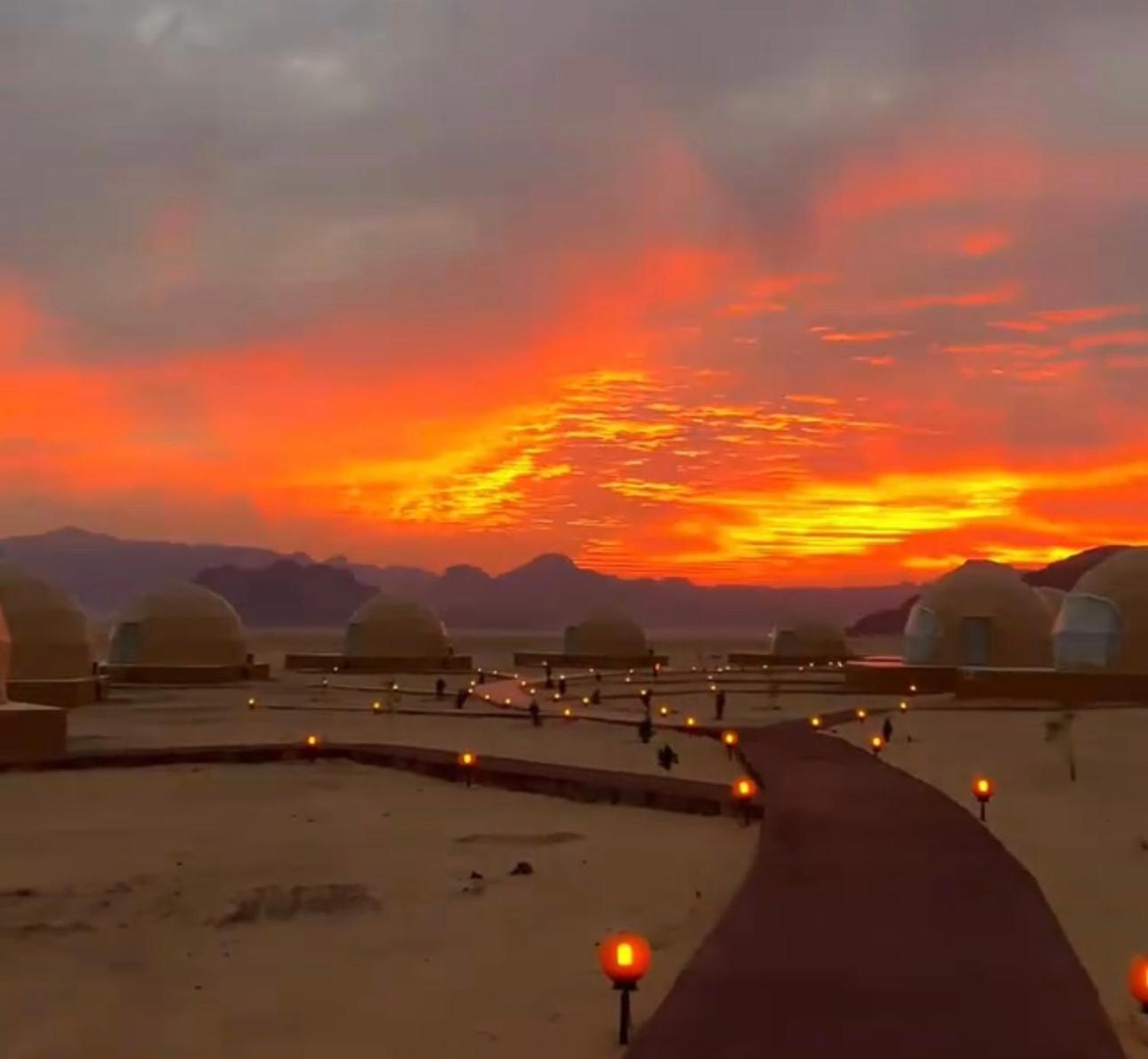 Wadi Rum Anwar Luxury Camp Екстер'єр фото