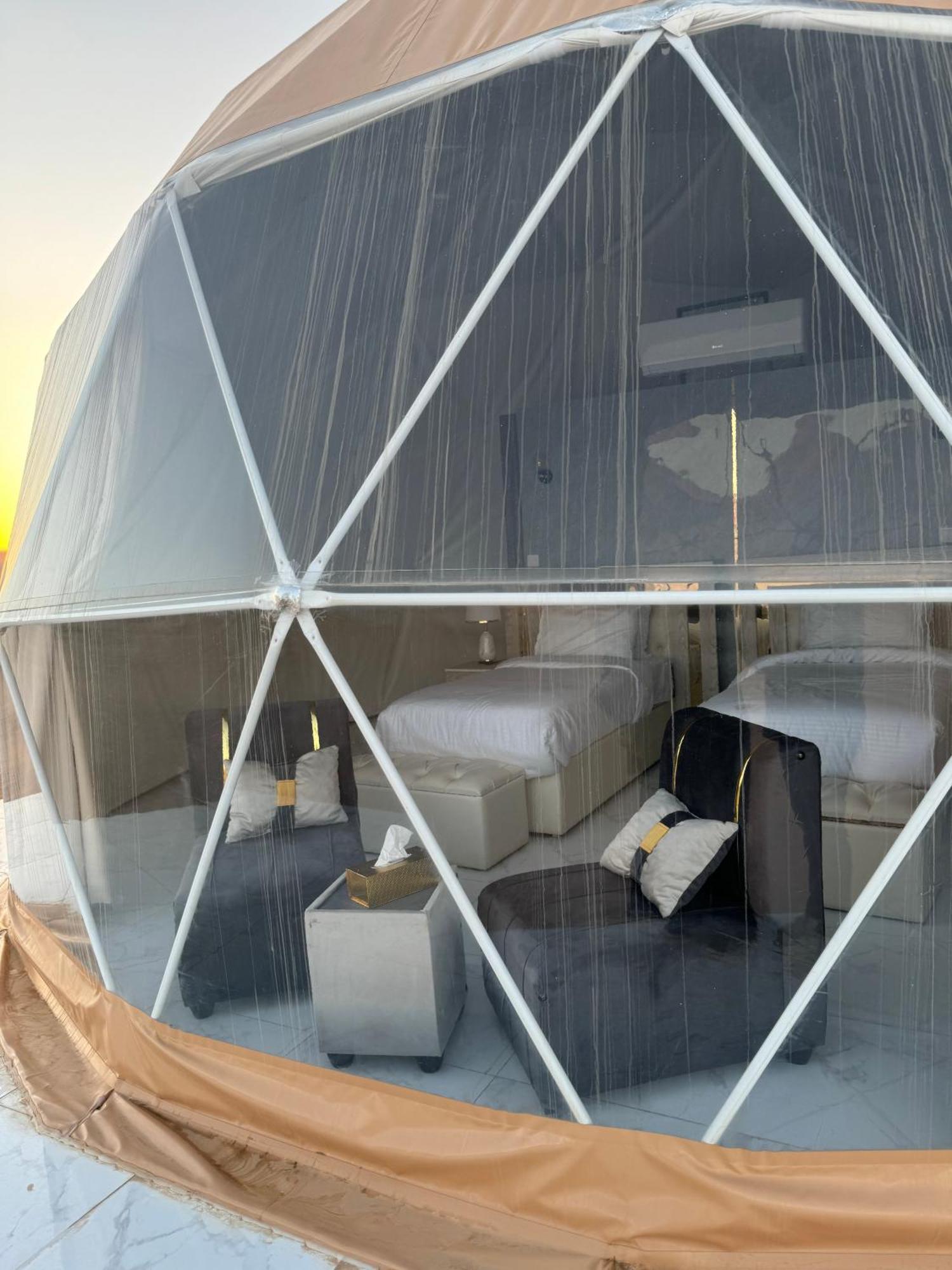 Wadi Rum Anwar Luxury Camp Екстер'єр фото