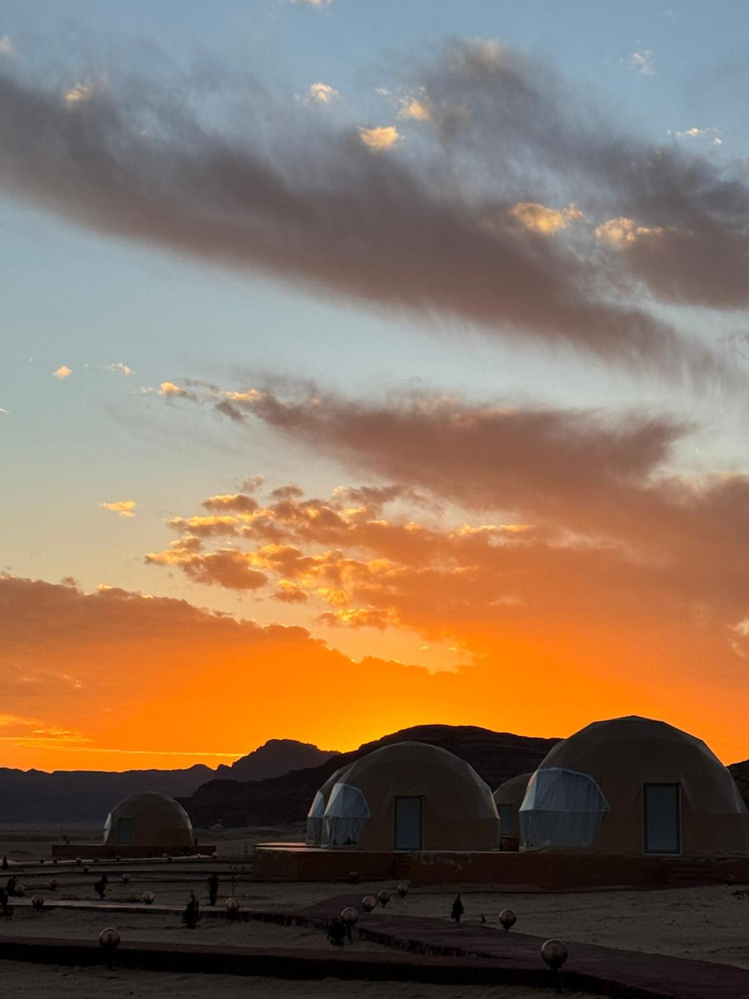 Wadi Rum Anwar Luxury Camp Екстер'єр фото