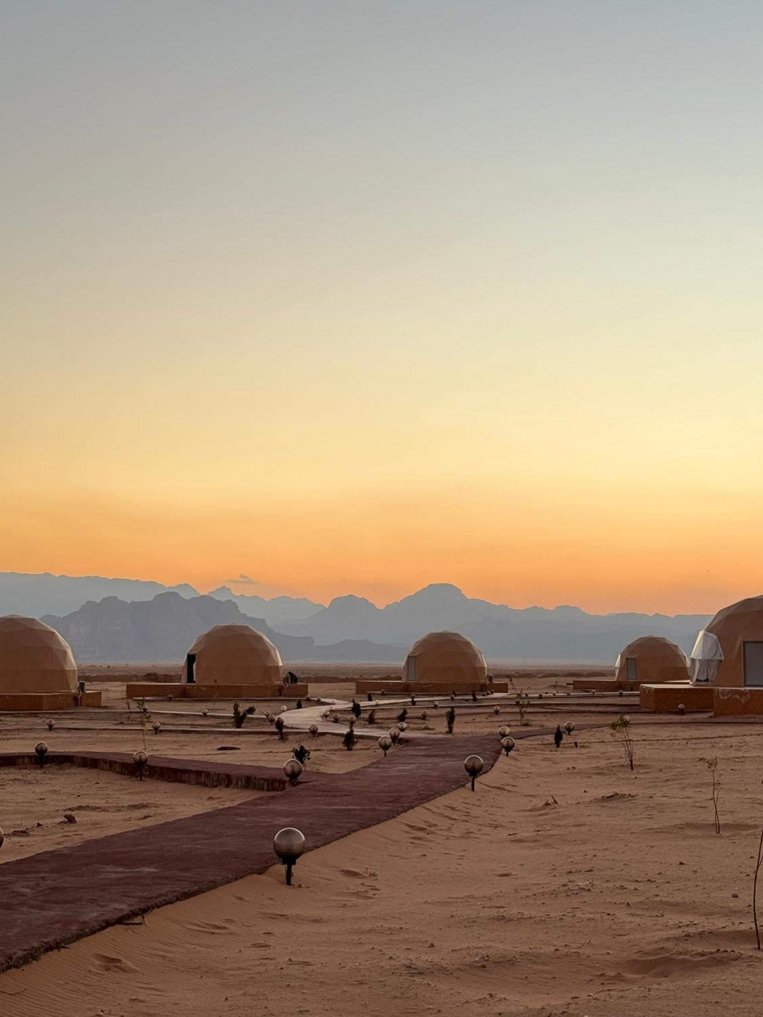 Wadi Rum Anwar Luxury Camp Екстер'єр фото