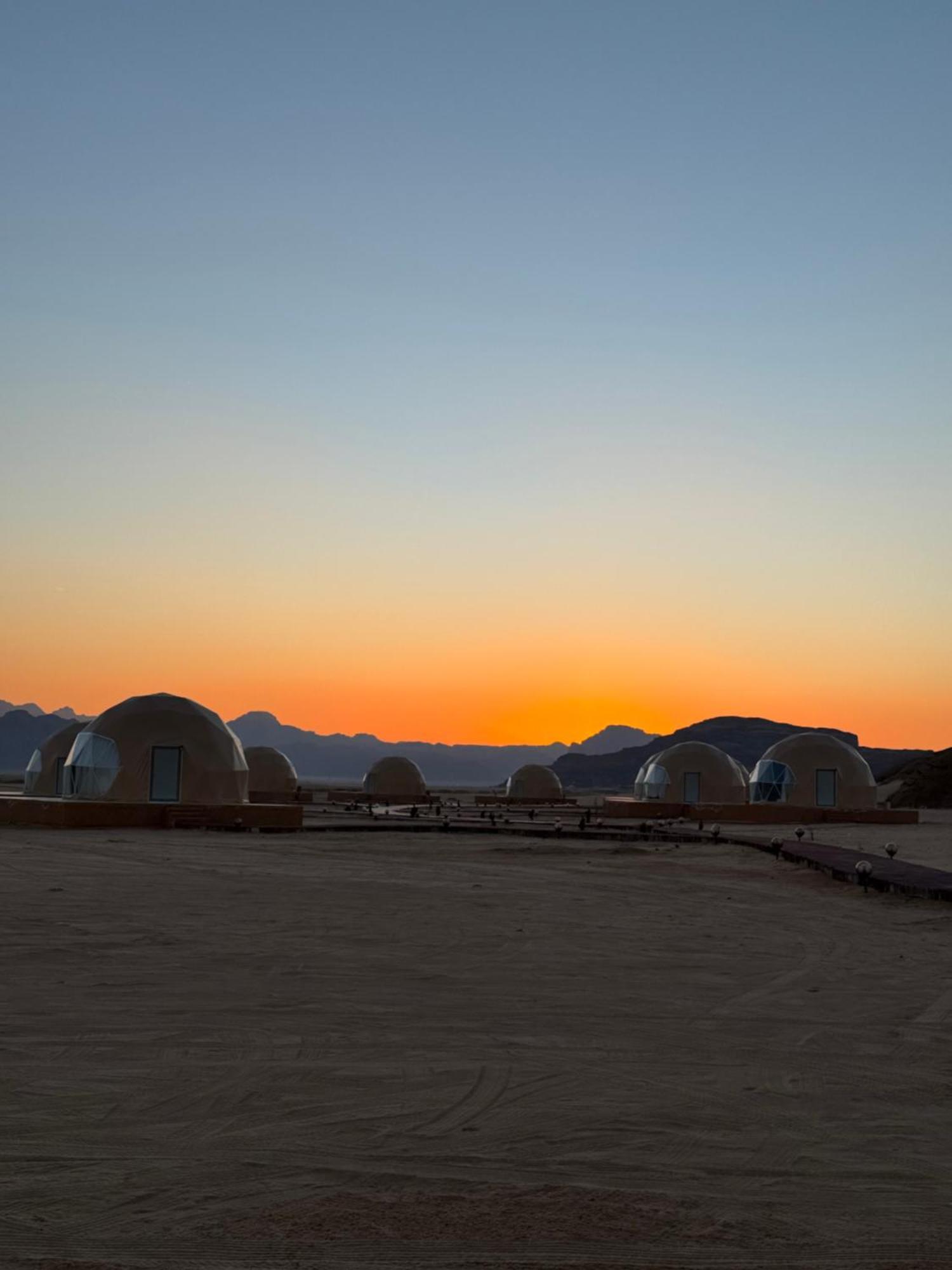 Wadi Rum Anwar Luxury Camp Екстер'єр фото
