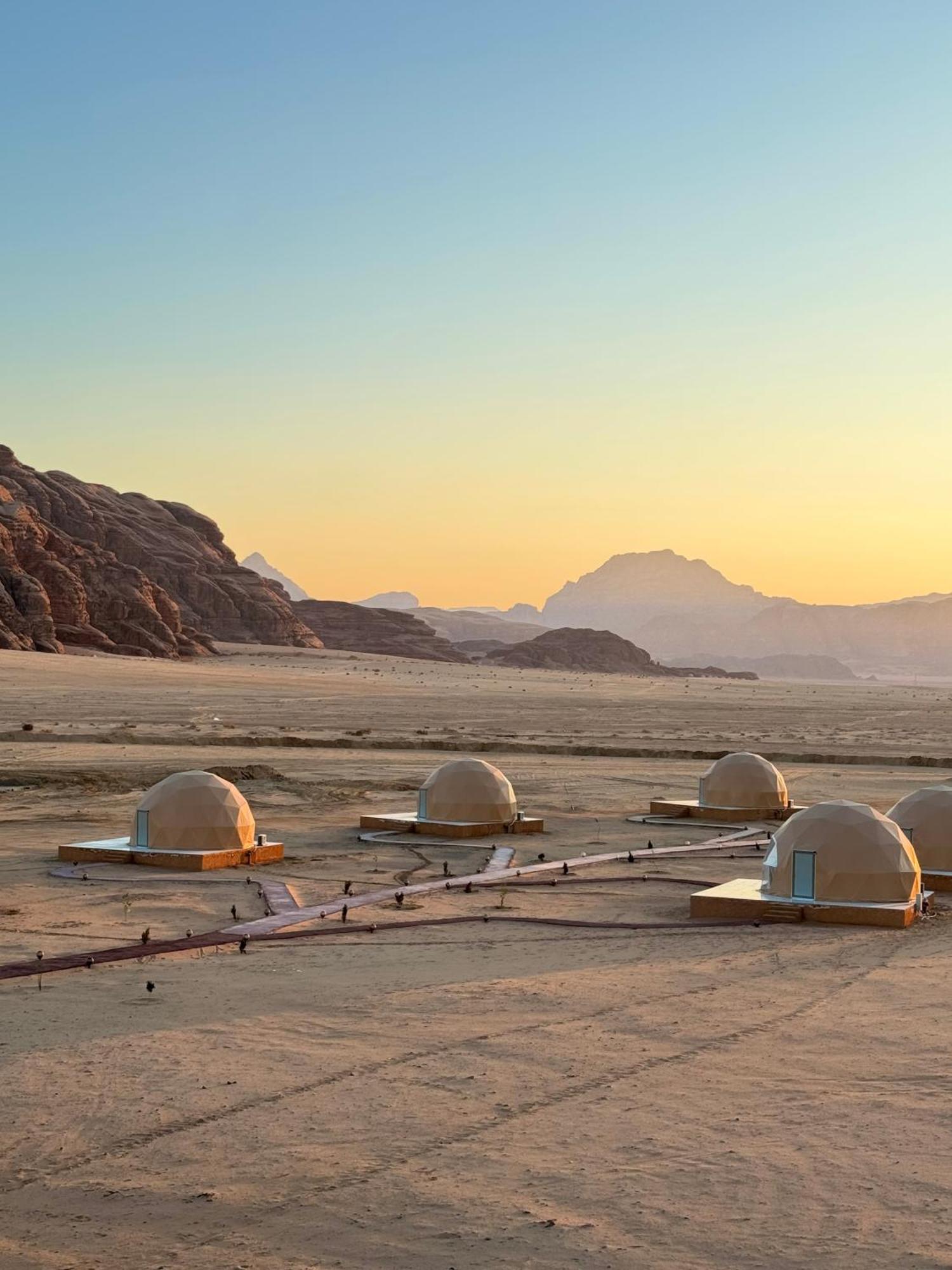 Wadi Rum Anwar Luxury Camp Екстер'єр фото