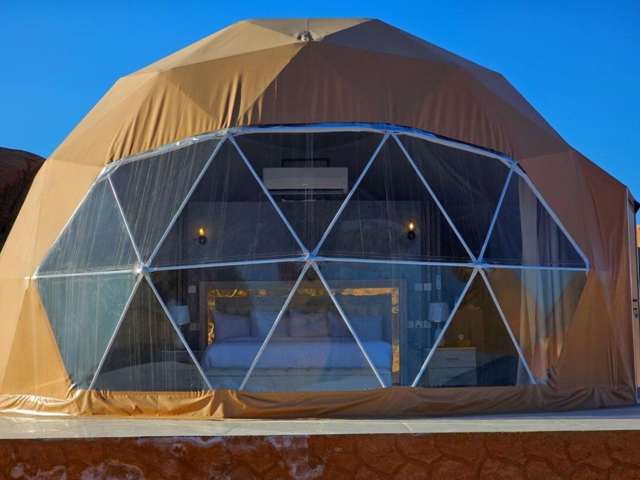 Wadi Rum Anwar Luxury Camp Екстер'єр фото