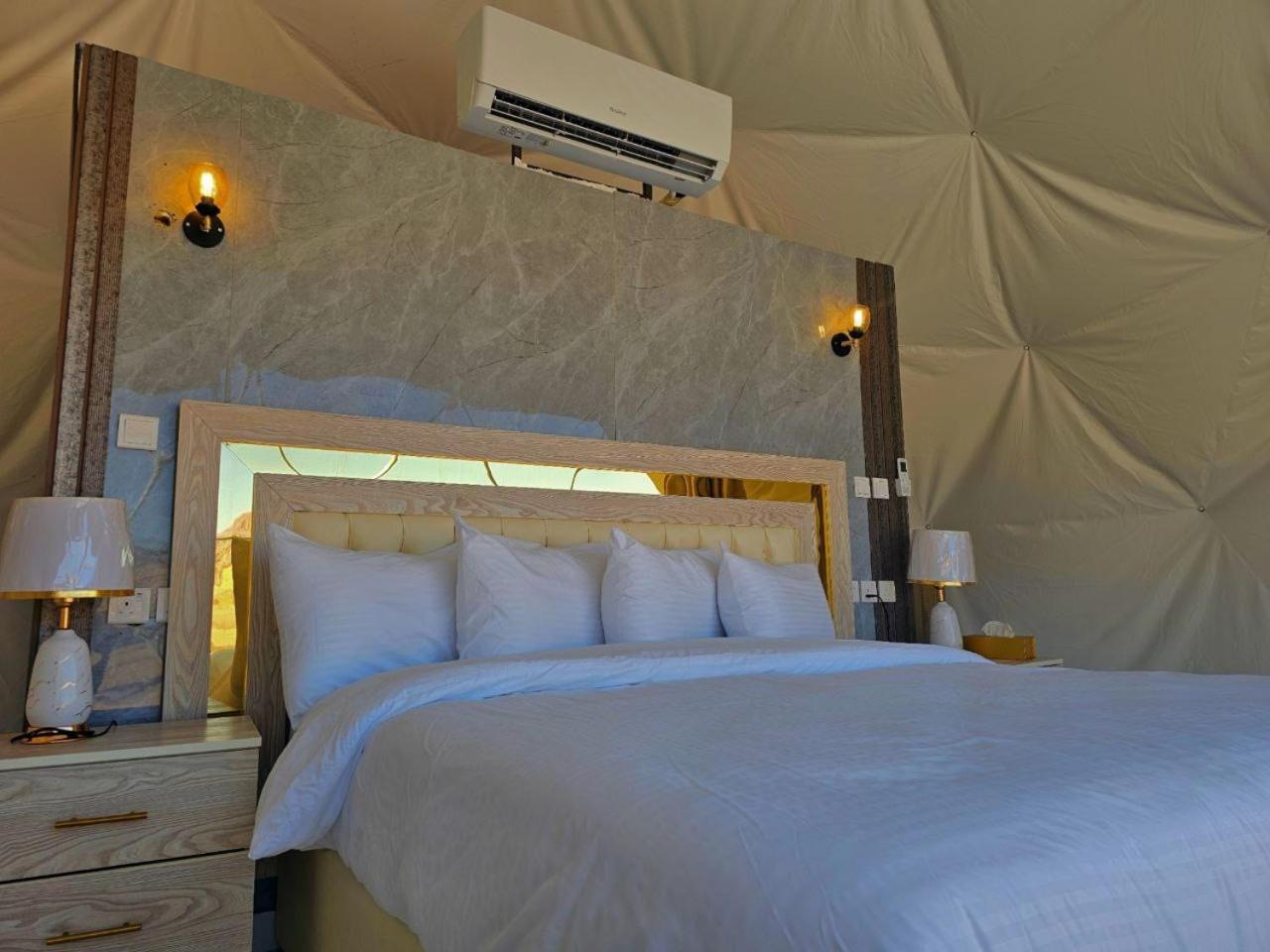 Wadi Rum Anwar Luxury Camp Екстер'єр фото
